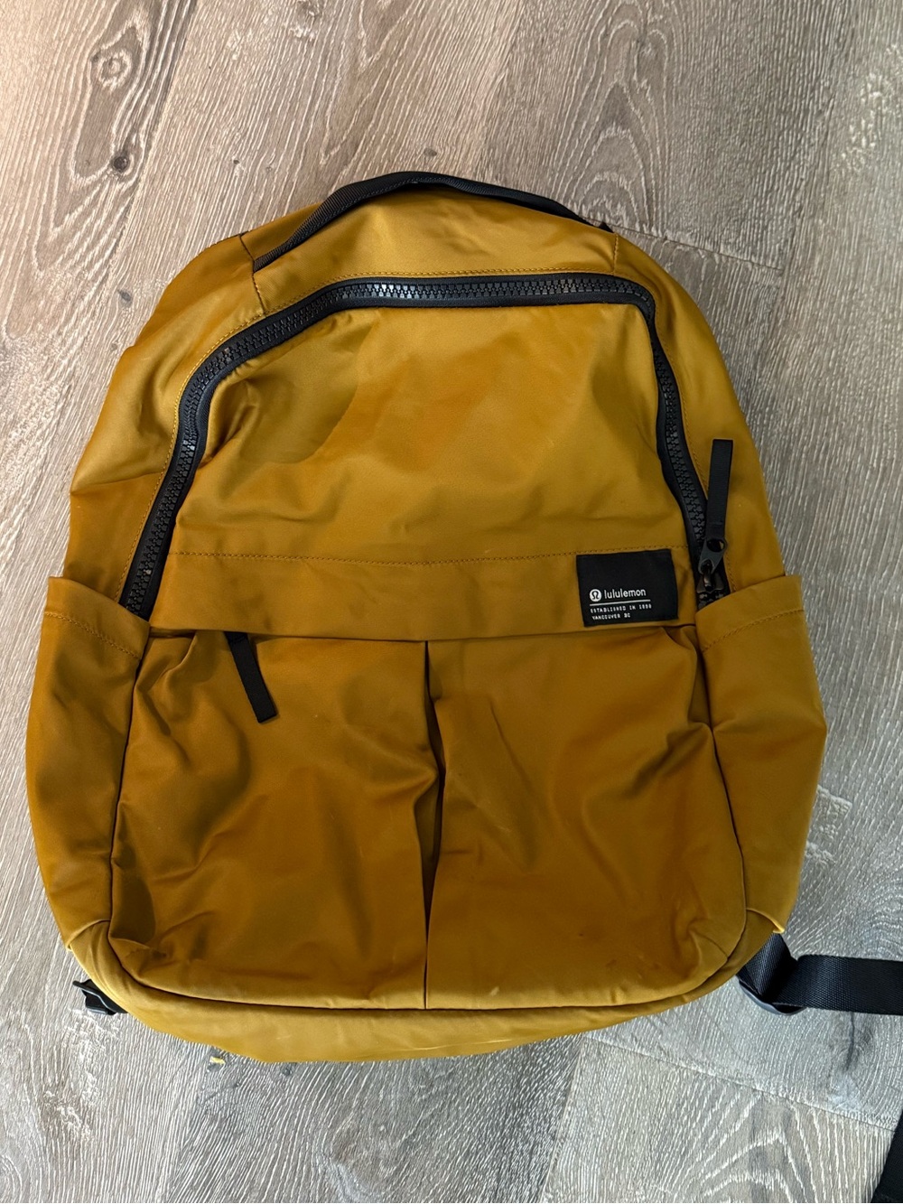 lululemon athletica Everyday Backpack 2.0 — Mustard